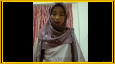 Cewek 18+ Jilbab Kurus Tapi Manis Suka Ngeewe Diatas
