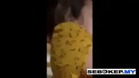 Bokep Indo Bini Udah Berselimut Diganguin Aja Diajak Ngewe