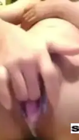 Bokep Indo Cewe Sange Colmek Sampai Keluar Lendir
