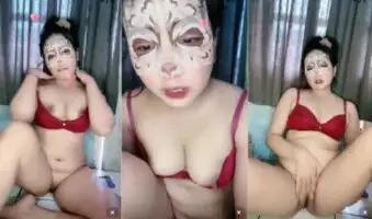 Putri Ngangkang Pamer Lobang Pipis Main Santuy ID 84011441 Dream