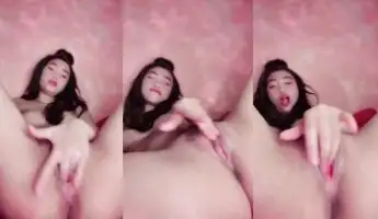 Tia Kobel Memek Berlendir Squirt Cairan Putih HOT51